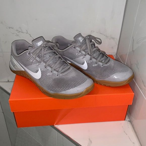 metcon 4 grey gum